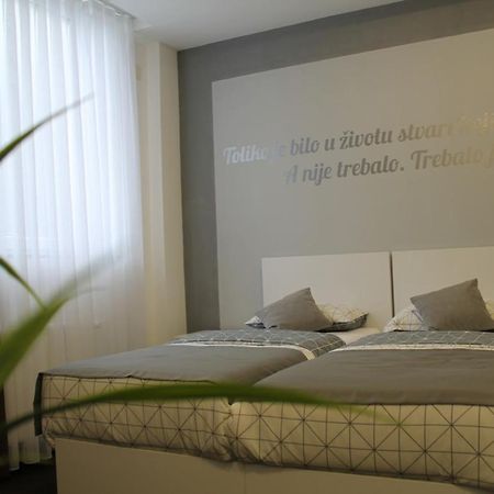 Motel Korzo Bihać エクステリア 写真