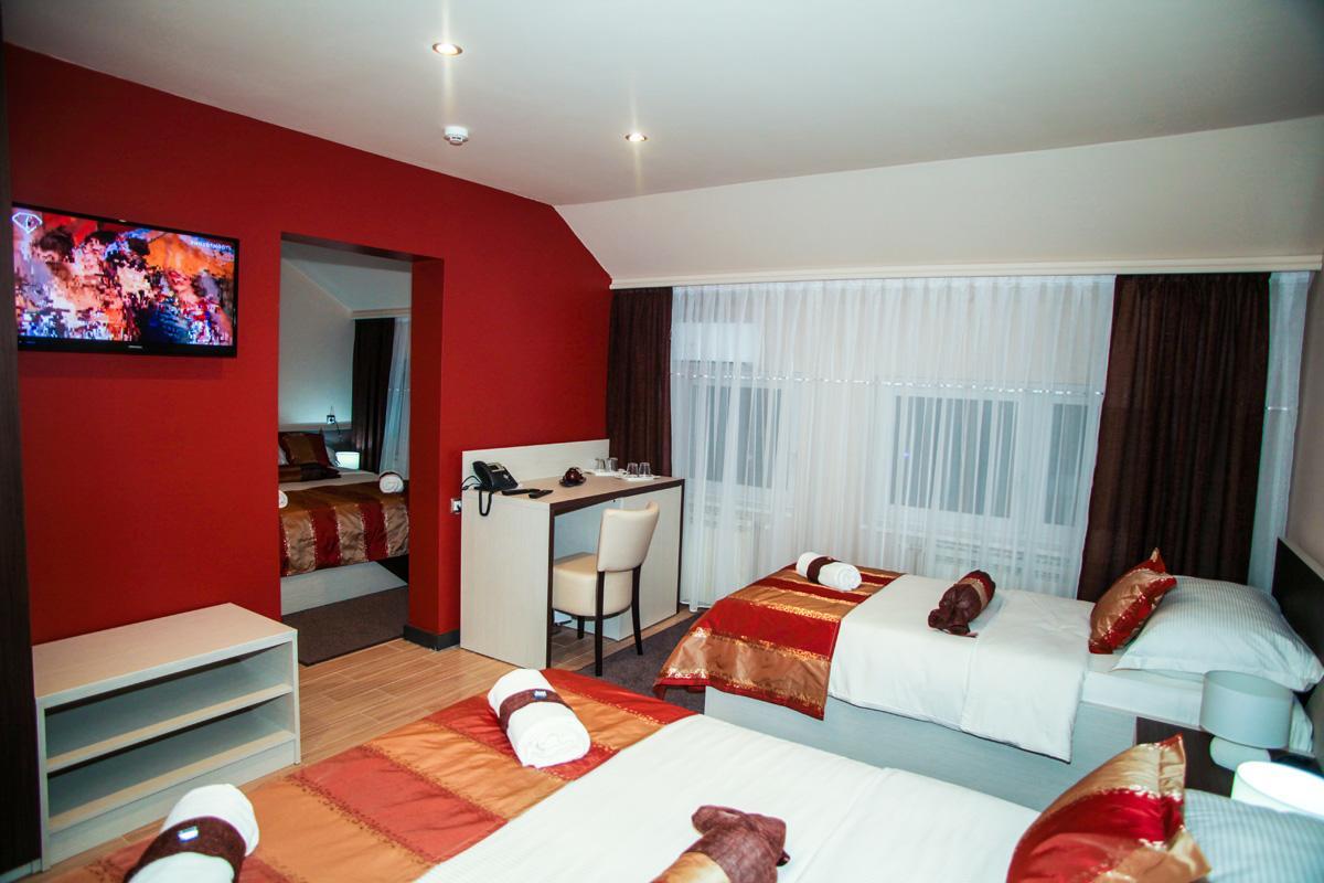 Motel Korzo Bihać エクステリア 写真