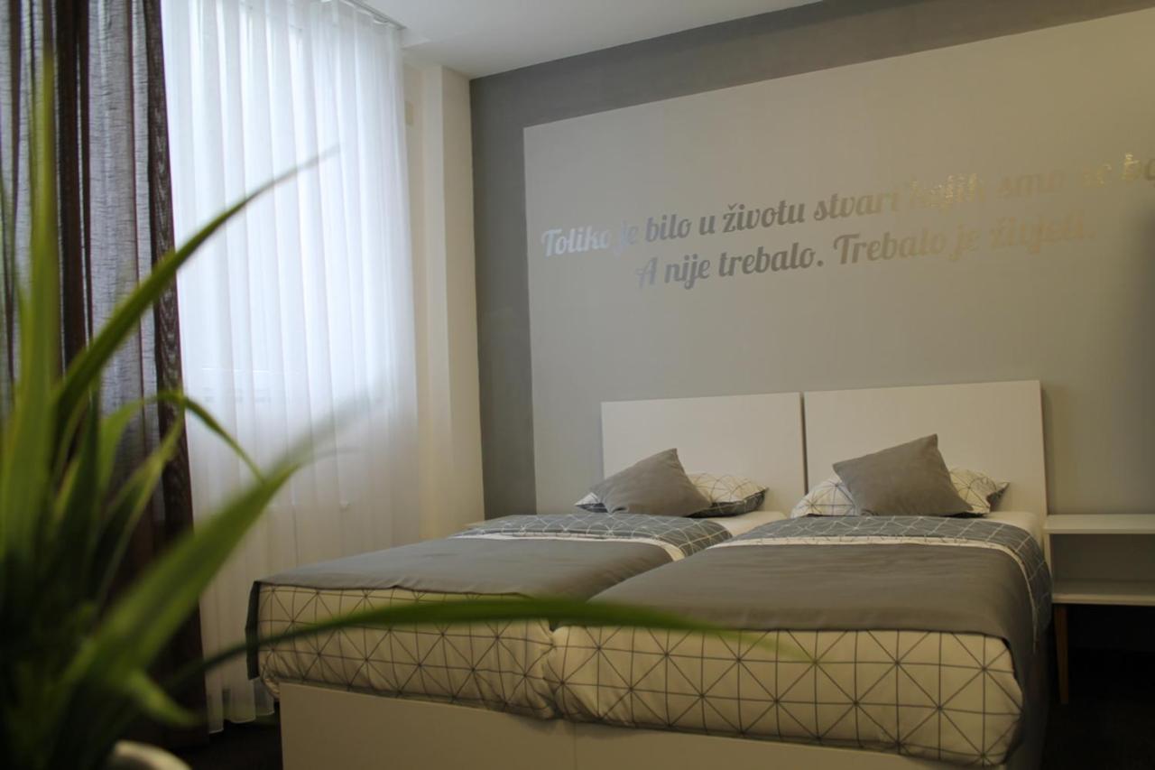 Motel Korzo Bihać エクステリア 写真