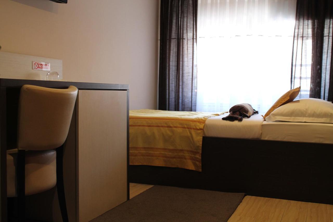 Motel Korzo Bihać エクステリア 写真