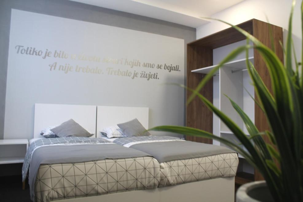 Motel Korzo Bihać エクステリア 写真